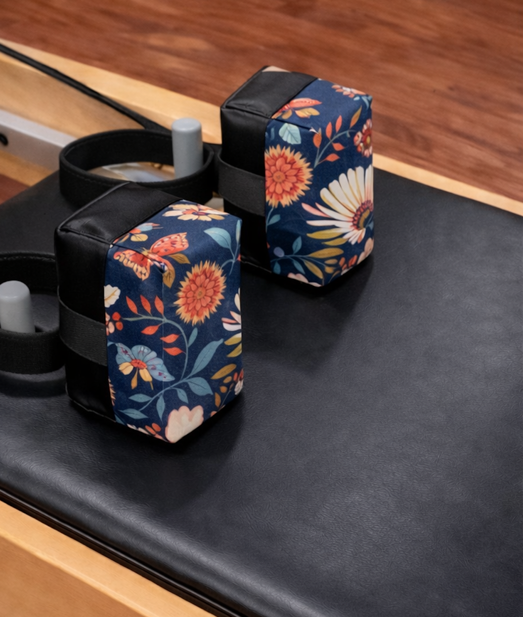 Shoulder block cushions - Botanicals