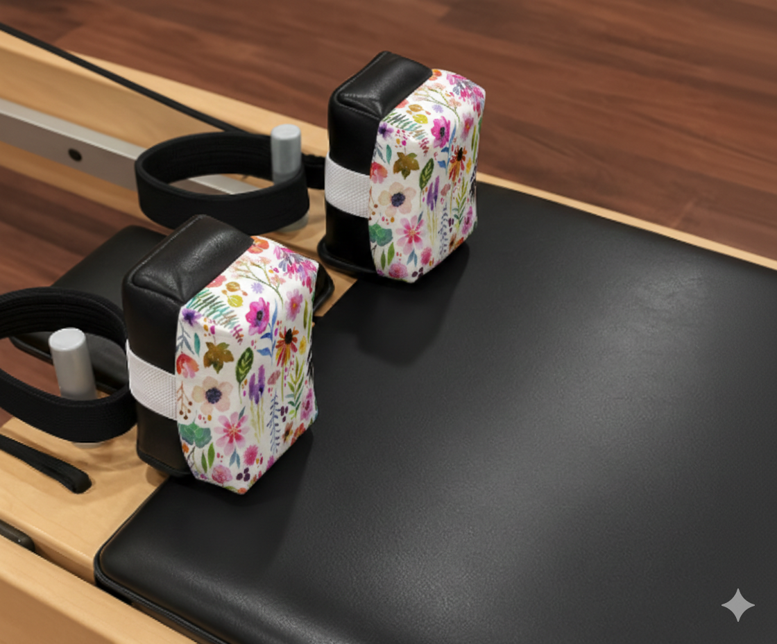 Shoulder block cushions - Garden Flowers